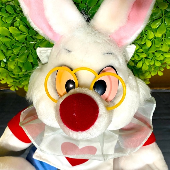 WALT DISNEY EXCLUSIVE NWT ALICE IN WONDERLAND VINTAGE WHITE RABBIT PLUSH 15” - Picture 3 of 16